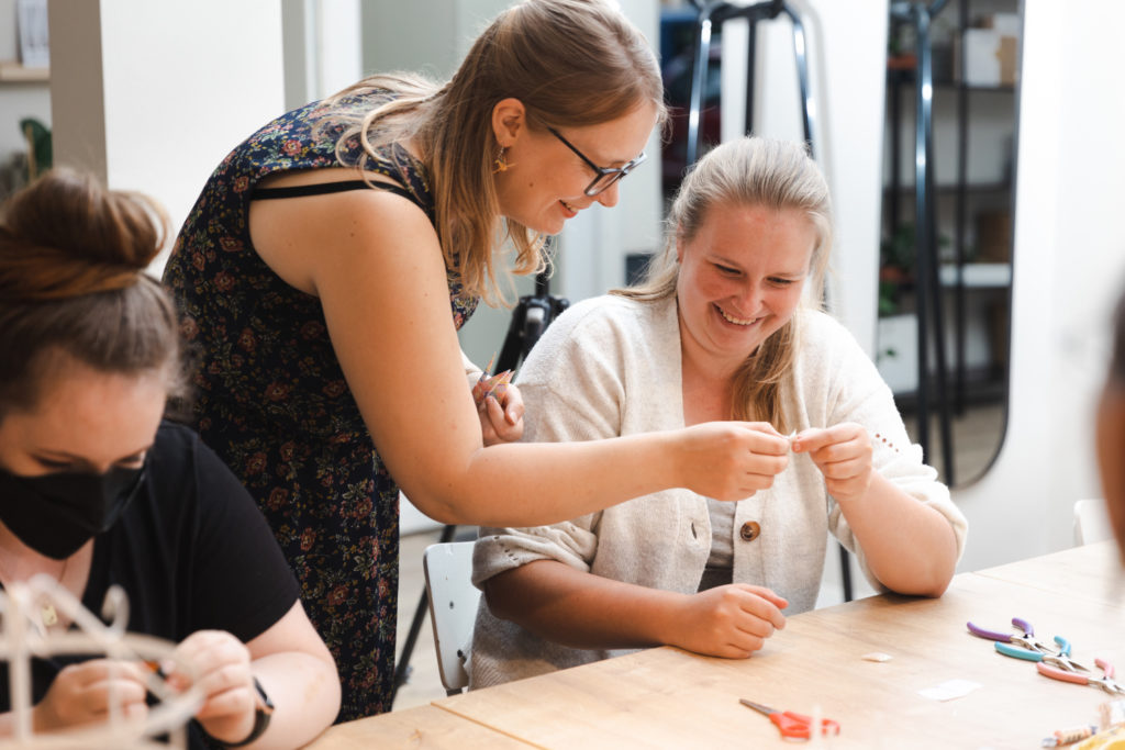 Origami Workshop Schmuck selber machen Berlin - Junggesellinnenabschied