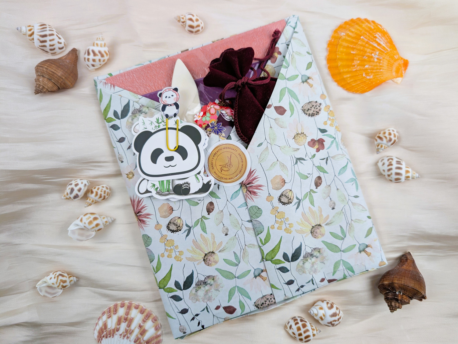 Das Buch "Faszinierende Origami Tierparade" als Bundle